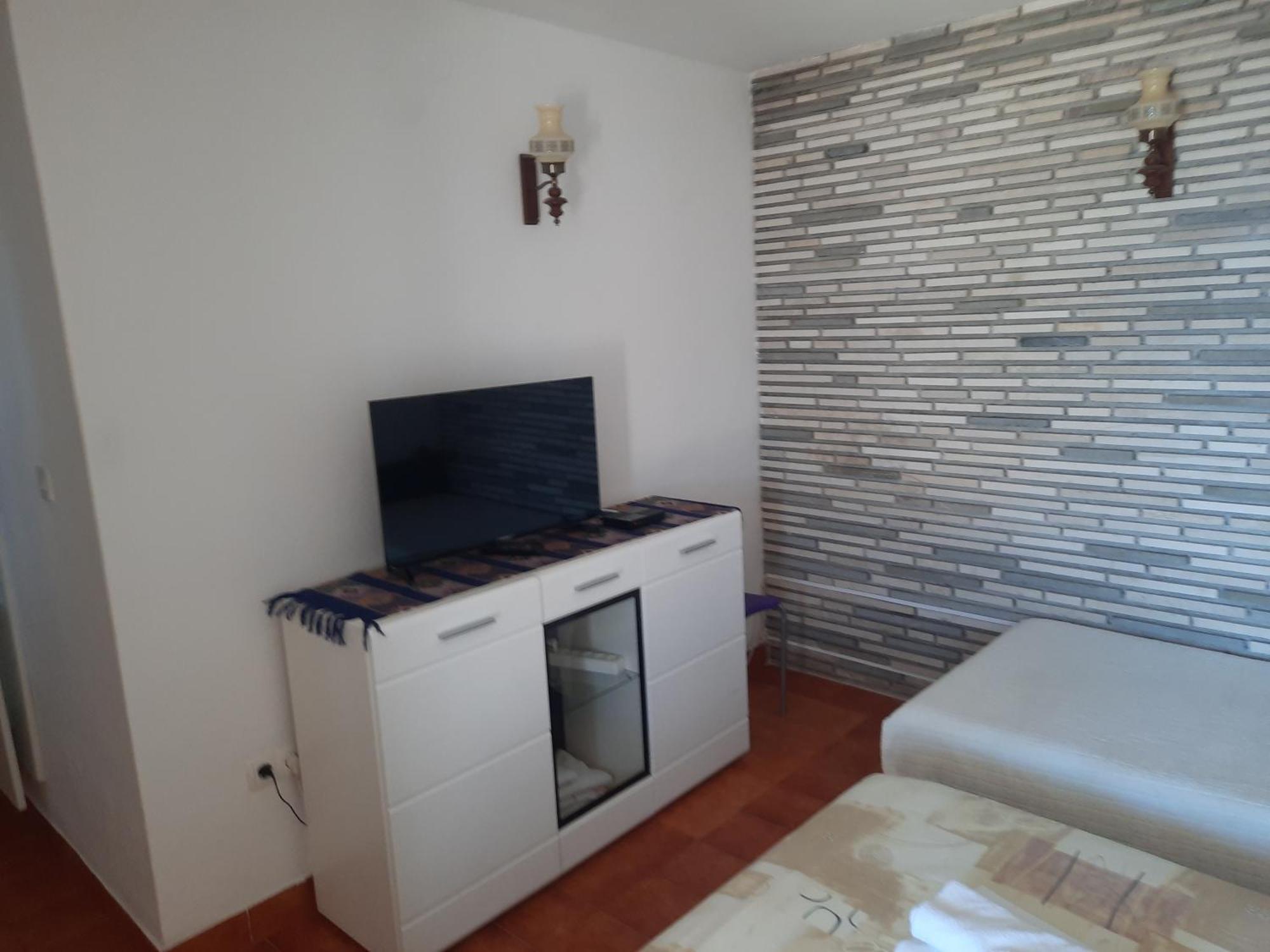Apartments Polic Примоштен Экстерьер фото