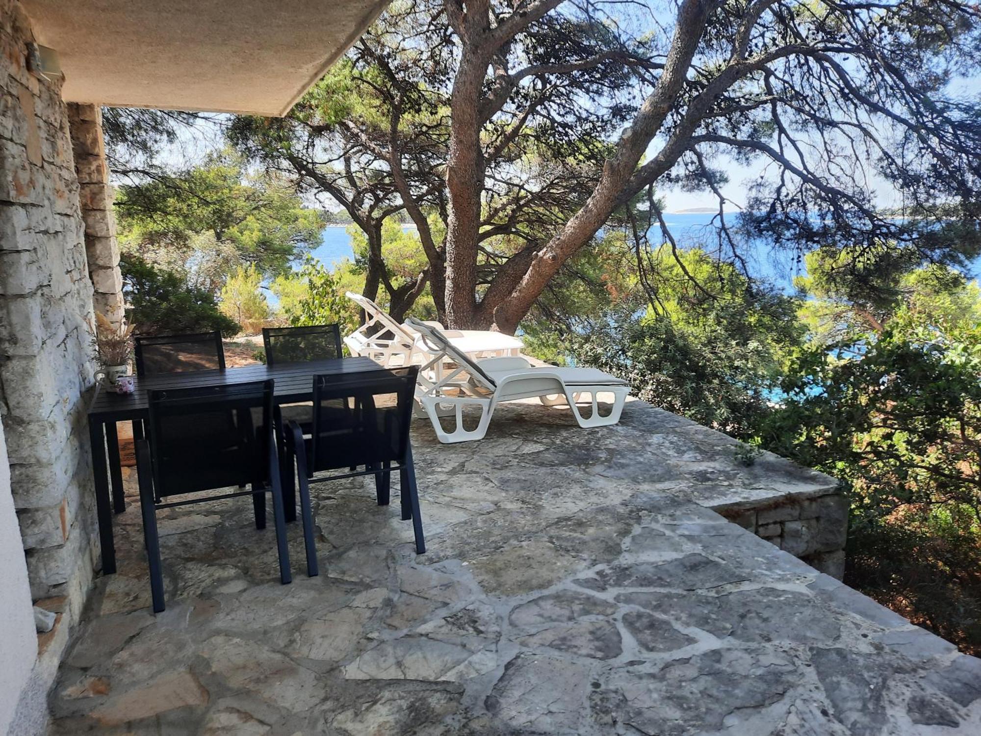 Apartments Polic Примоштен Экстерьер фото