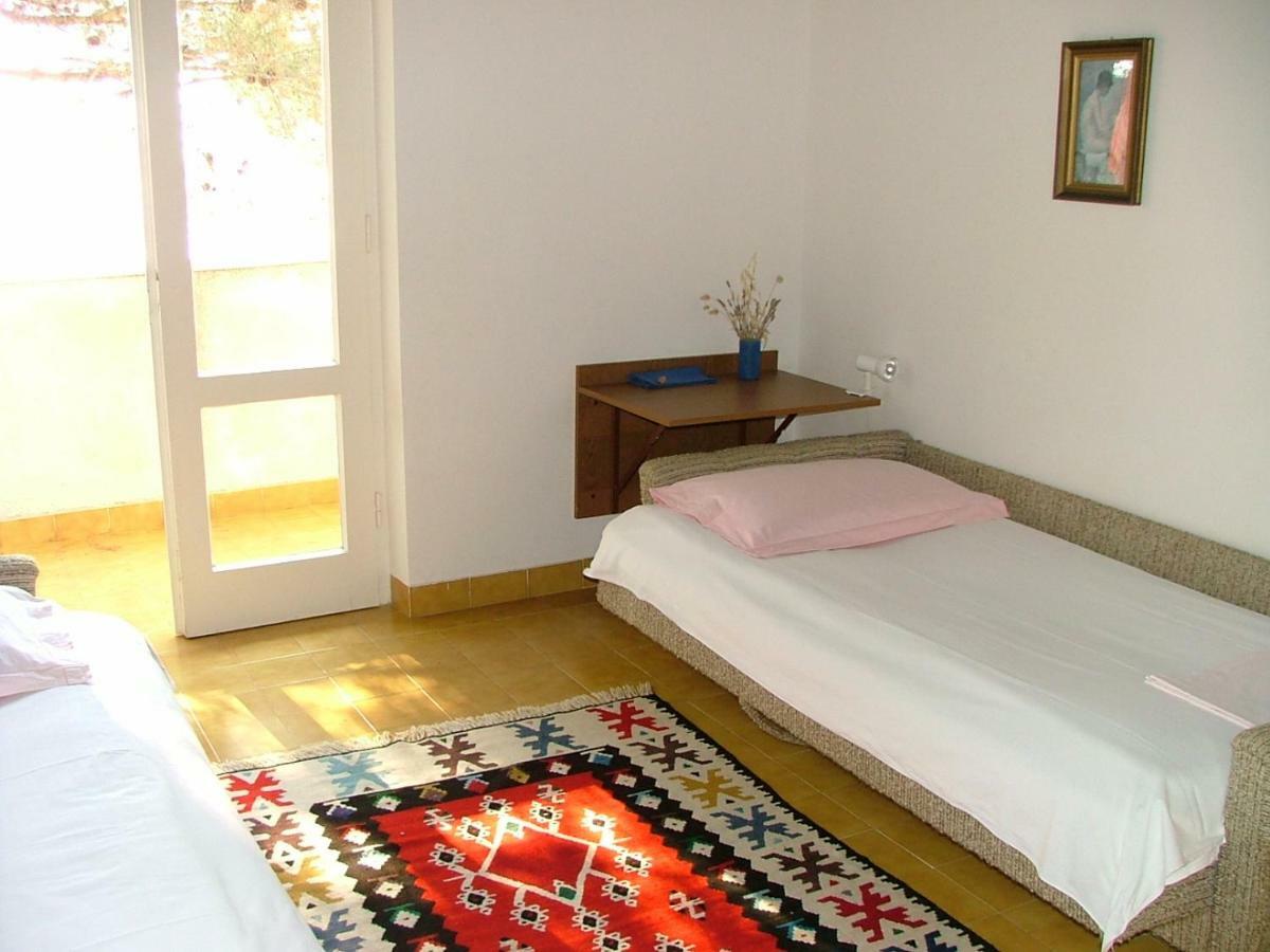 Apartments Polic Примоштен Экстерьер фото